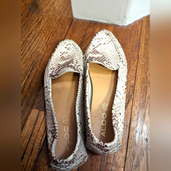 Aldo neutral cream, tan gray   snakeskin loafers Size 9 - Picture 10 of 12